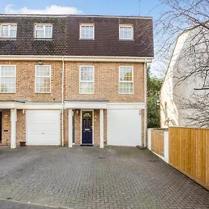 Family Close To Town Centre Bournemouth